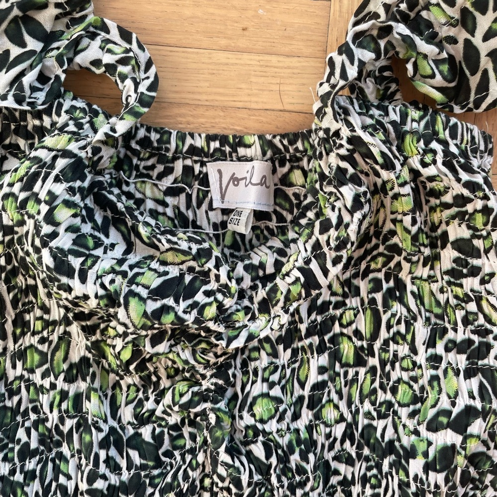 Floral Green Midi Dress with smocking and flutter sleeves - Picture 4 of 5